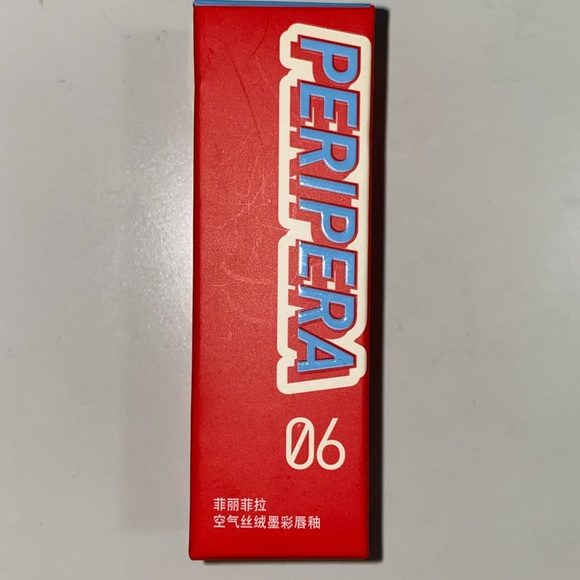 New liquid red lipstick - Picture 3 of 4